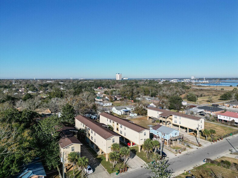 More Photos Of 265 Crawford St, Biloxi Apartments For Sale