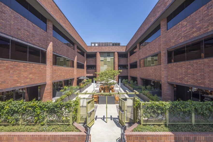 More Photos Of 625 Fair Oaks Ave, South Pasadena Office For Lease