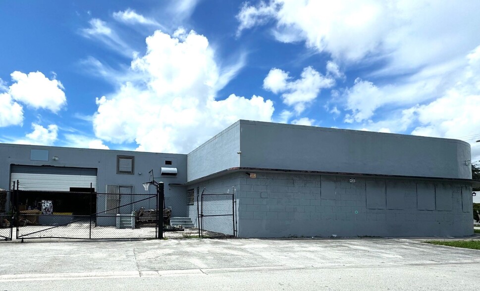 Primary Photo Of 286-288 NE 67th St, Miami Warehouse For Lease