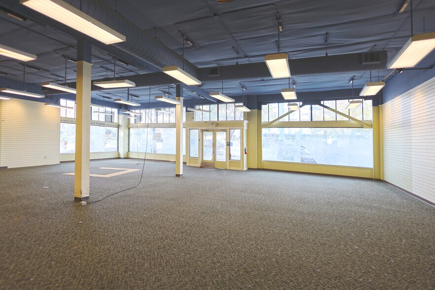 More Photos Of 2450 Shattuck Ave, Berkeley Unknown For Lease