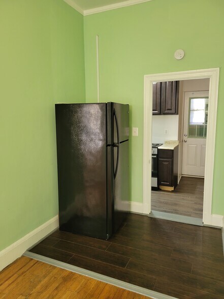 More Photos Of 1900 Aliceanna St, Baltimore General Retail For Sale
