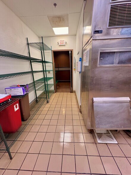 More Photos Of 5031 Montgomery Hwy, Dothan Storefront For Lease