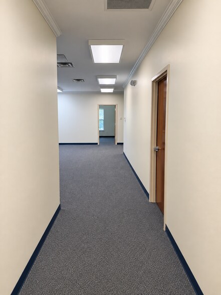 More Photos Of 5816 Creedmoor Rd, Raleigh Medical For Lease