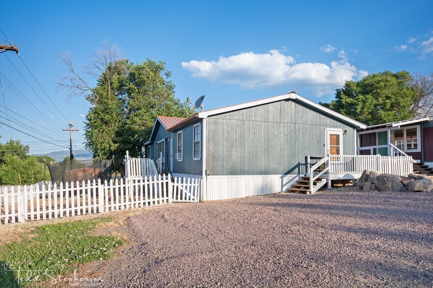 More Photos Of 810 NW Cedar Ave, Cedaredge Manufactured Housing Mobile Home Park For Sale