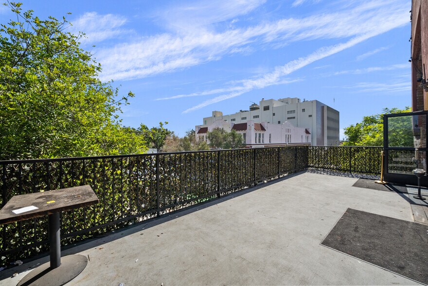 More Photos Of 197 E 2nd St, Pomona Bar For Sale