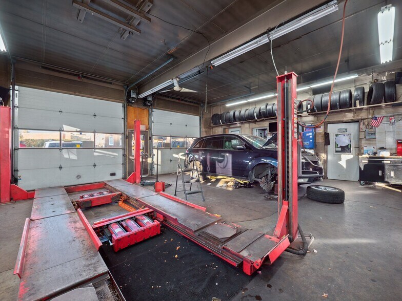 More Photos Of 1001-1015 S 5th St, Allentown Auto Repair For Sale