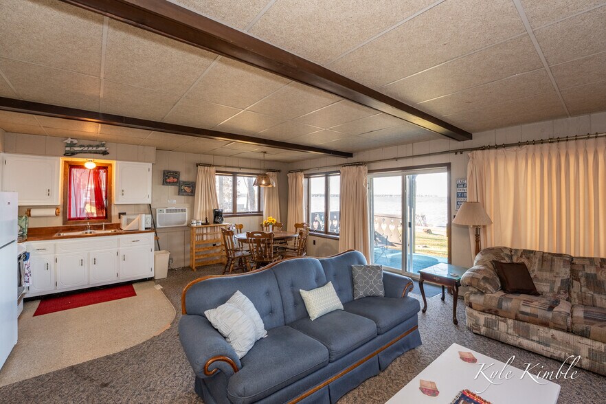 More Photos Of 104 W Houghton Lake Dr, Prudenville Hotel For Sale