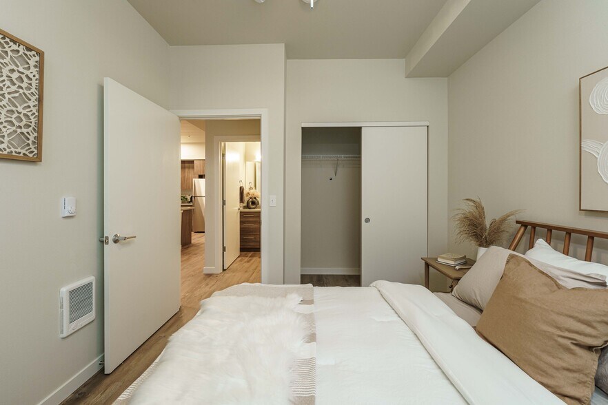 More Photos Of 1311 SW Gibbs St, Portland Apartments For Sale