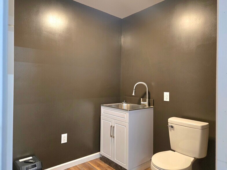 More Photos Of 1460 Washington ave, Terre Haute Industrial For Lease