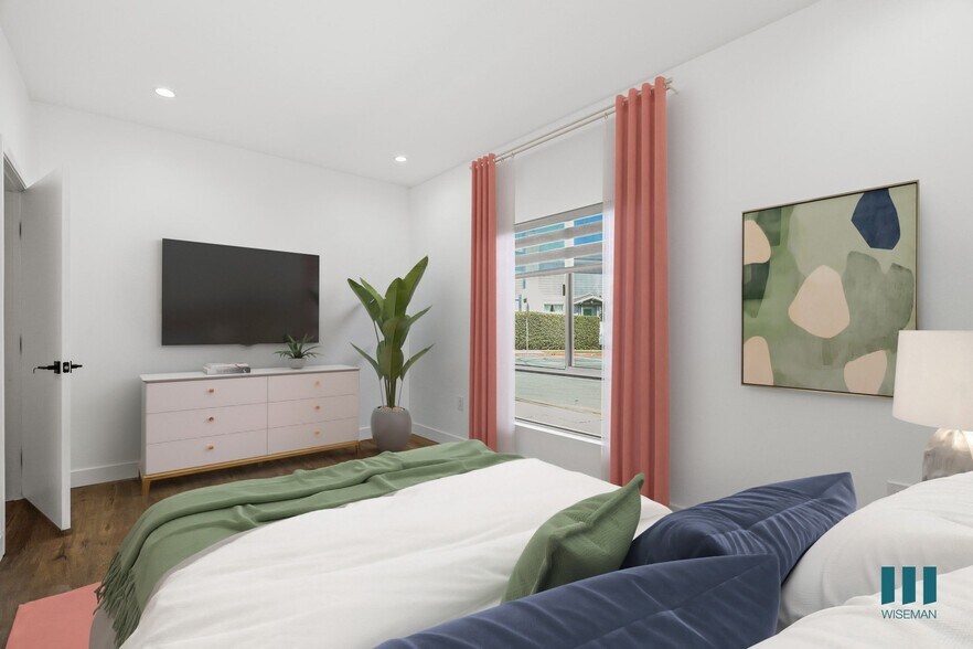 More Photos Of 2001 Penmar Ave, Venice Apartments For Sale