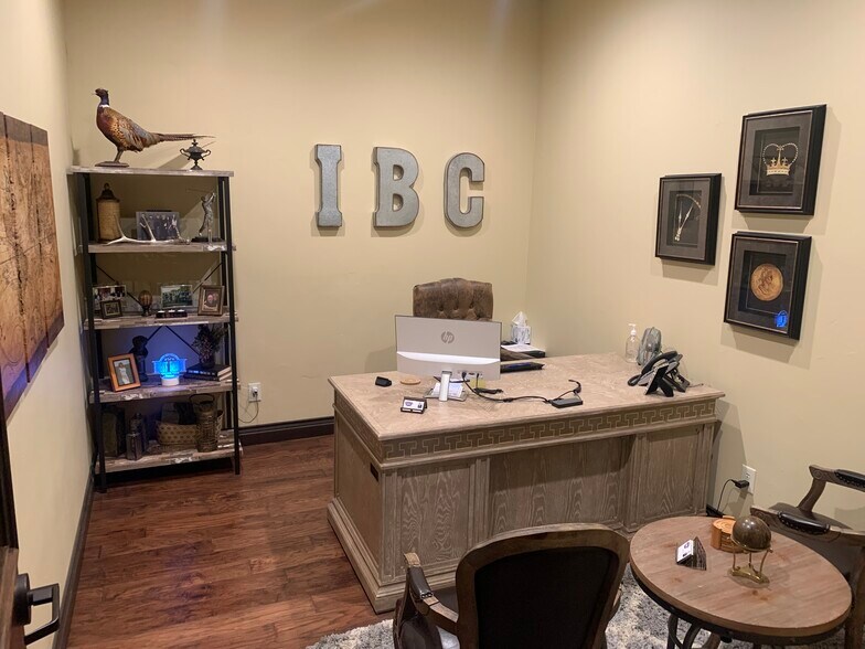 More Photos Of 4602 Park Springs, Arlington Loft Creative Space For Lease