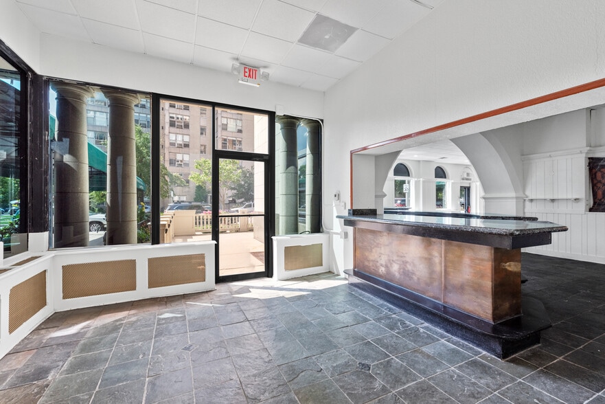 More Photos Of 1028 E Juneau Ave, Milwaukee Hotel For Lease