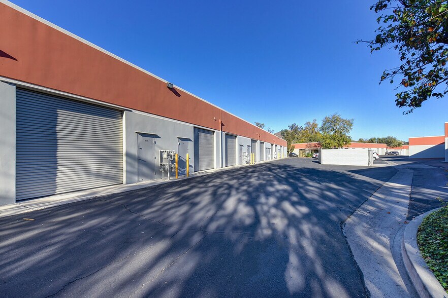 More Photos Of 31304-31348 Via Colinas, Westlake Village Unknown For Lease