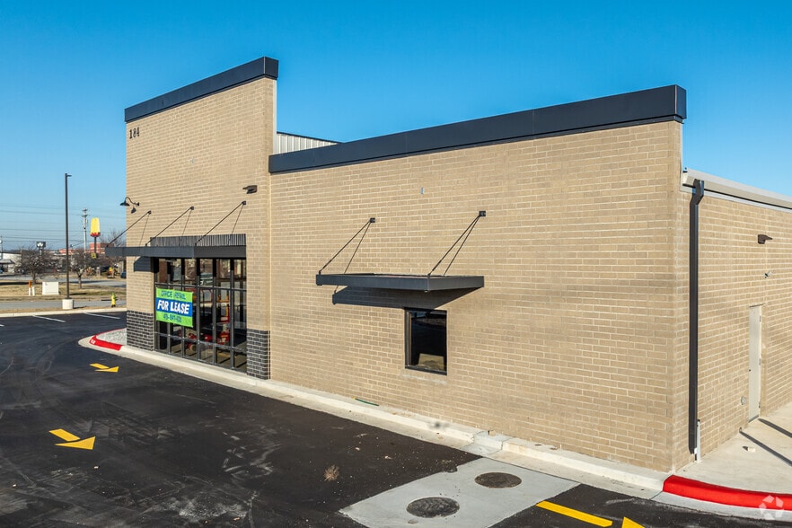 More Photos Of 184 South Maestri Road, Tontitown General Retail For Lease