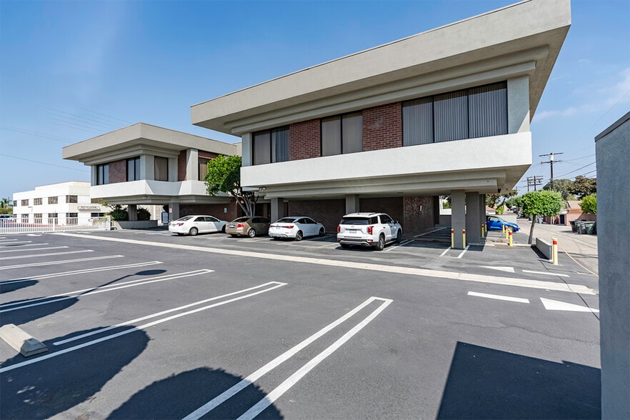 Primary Photo Of 1500 Crenshaw Blvd, Torrance Medical For Lease