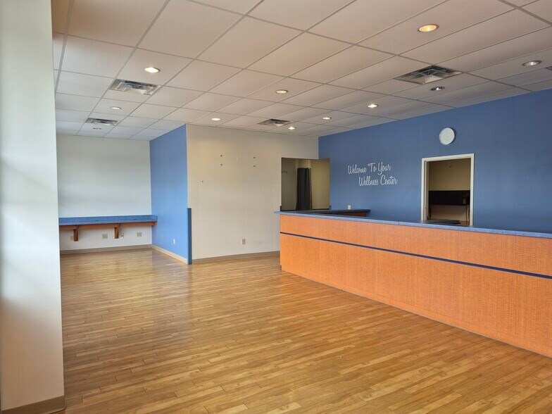 More Photos Of 942 Cherry St, Blanchester Unknown For Lease