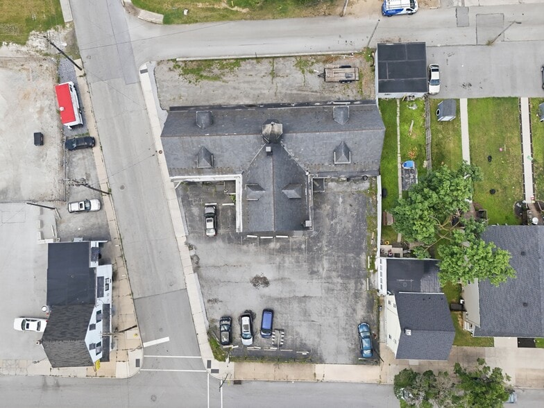 More Photos Of 805 E Prospect St, York General Retail For Sale