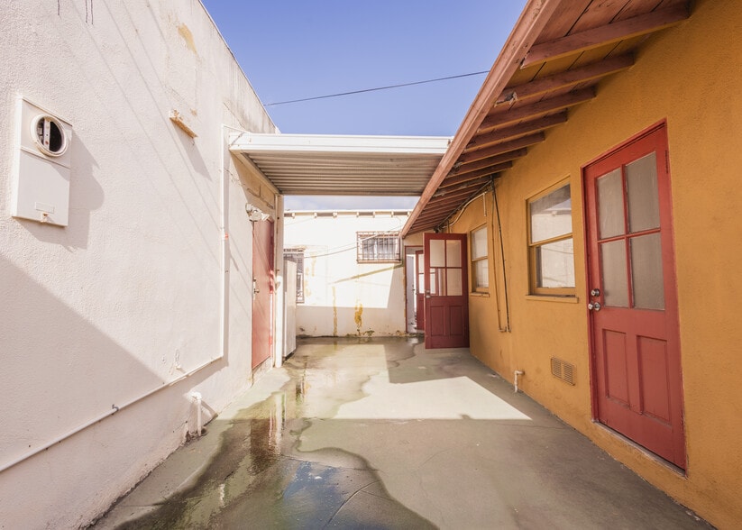 More Photos Of 11149 Garvey Ave, South El Monte Veterinarian Kennel For Sale
