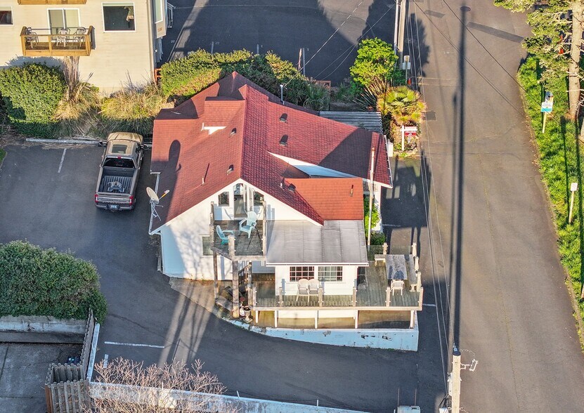 More Photos Of 25 NE Clarke St, Depoe Bay Specialty For Sale