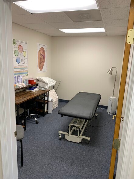 More Photos Of 13217-19821 Executive Park Ter, Germantown Medical For Lease