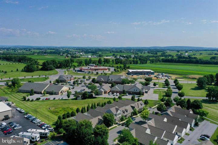 More Photos Of 300 Historic Dr, Strasburg General Retail For Sale