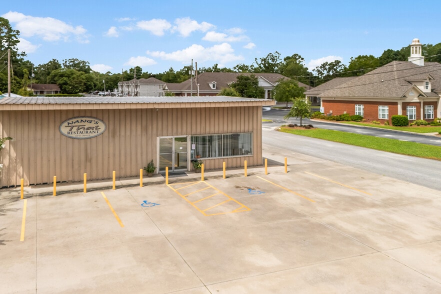 More Photos Of 697 W Cherry St, Jesup Restaurant For Sale