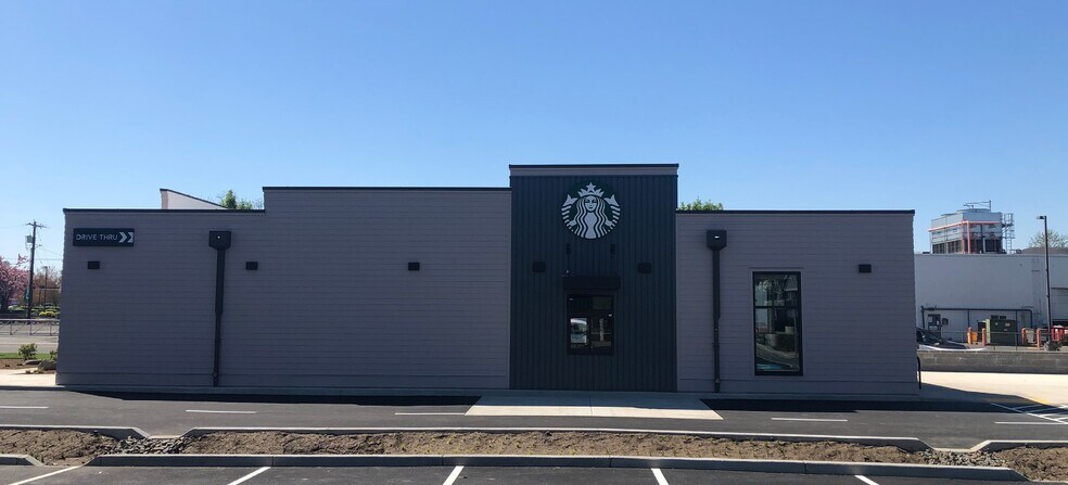 More Photos Of 806 N 1st St, Silverton General Retail For Sale