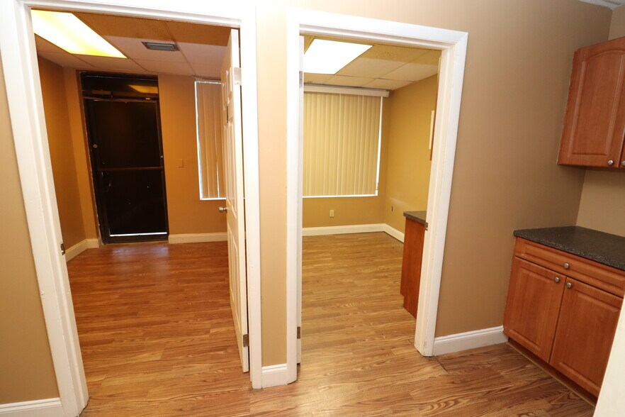 More Photos Of 6731-6755 Sunset Strip, Sunrise Unknown For Lease