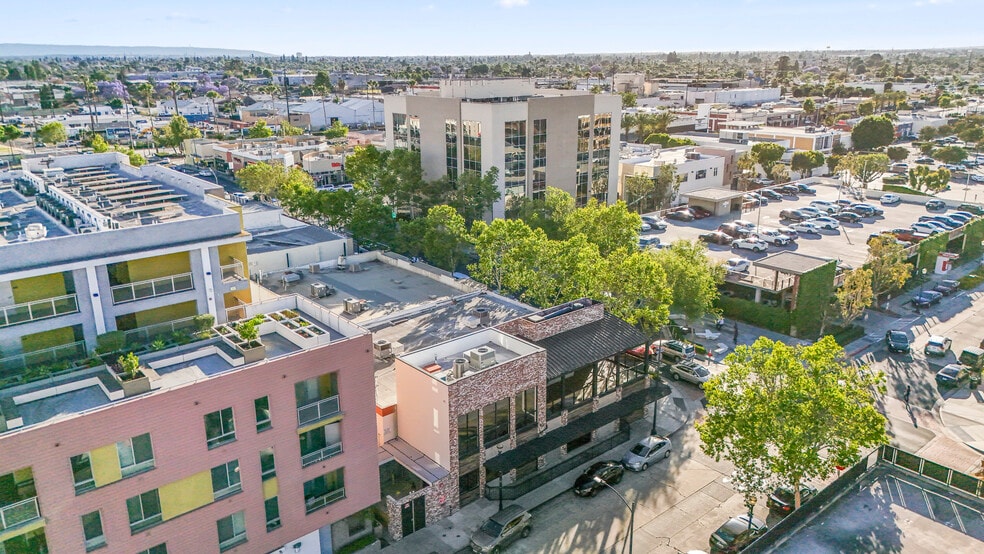 More Photos Of 11100 Downey Ave, Downey Restaurant For Sale