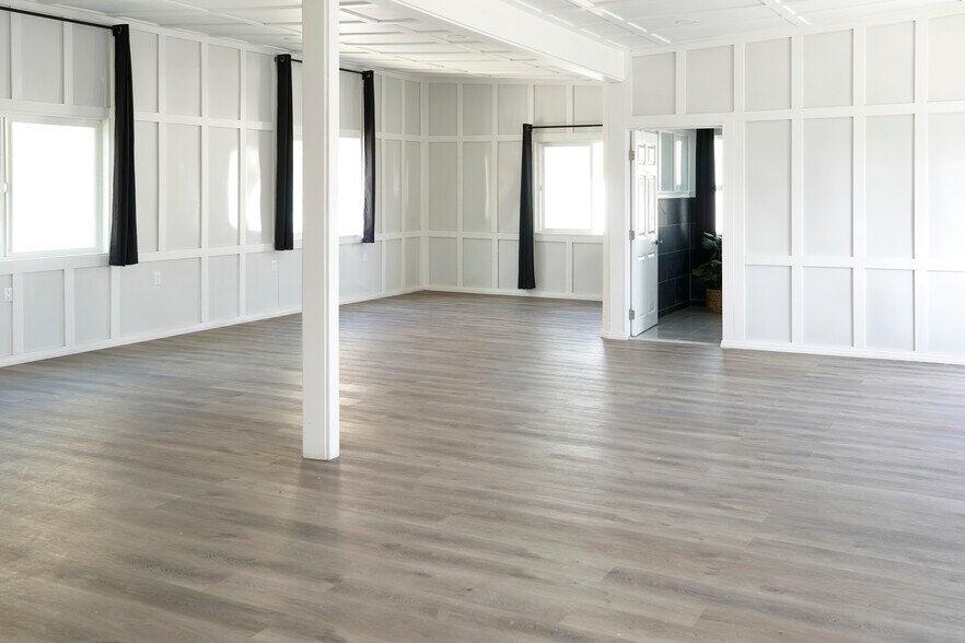 More Photos Of 395 N Tustin St, Orange Freestanding For Sale