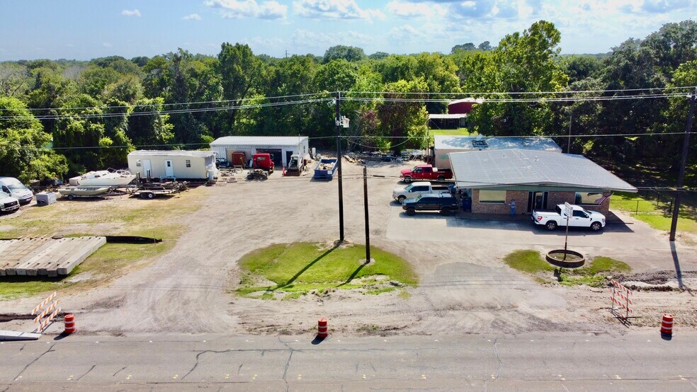 More Photos Of 206 S Columbia Dr, West Columbia Office Residential For Sale