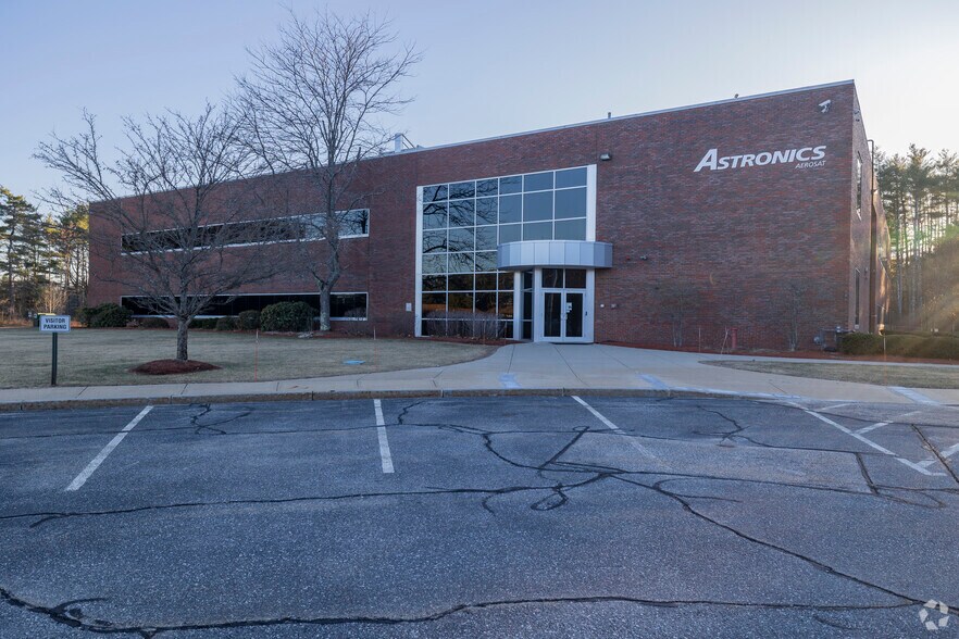 More Photos Of 220 Hackett Hill Rd, Manchester Light Manufacturing For Lease