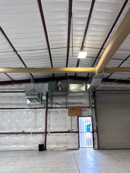 More Photos Of 811 S Santa Rita Ave, Tucson Warehouse For Lease