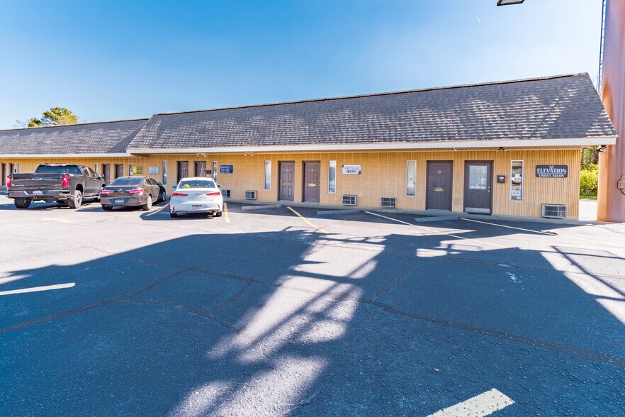 Primary Photo Of 4265 Augusta Rd, Lexington Office For Sale