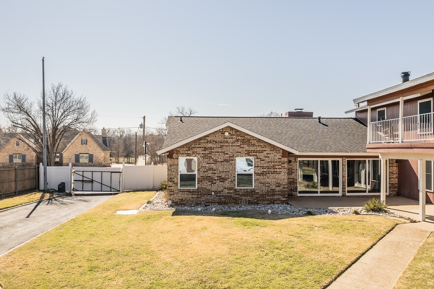 More Photos Of 120 Acuff Ln, Colleyville Medical For Sale