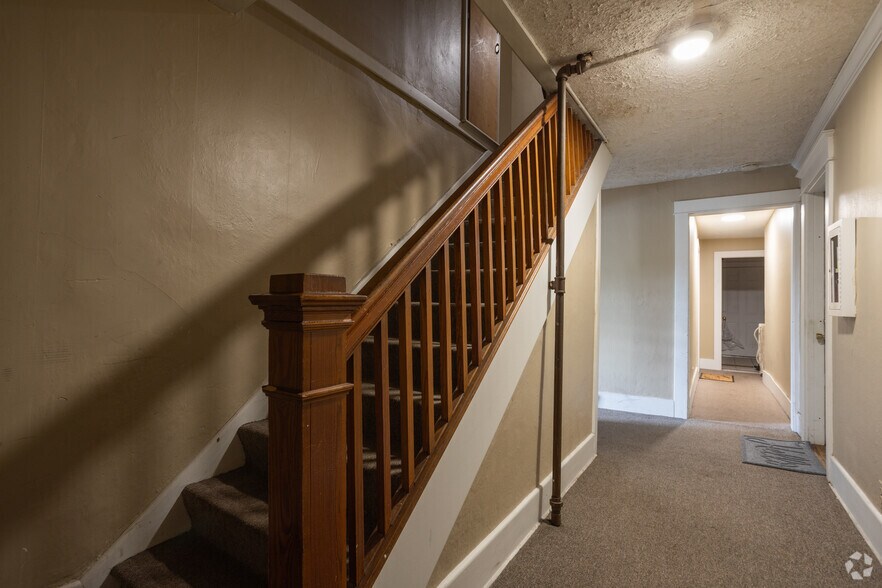 More Photos Of 532 Townsend St, Lansing Apartments For Sale