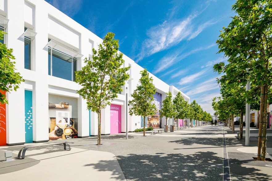 More Photos Of 3883 W Century Blvd, Inglewood Unknown For Lease