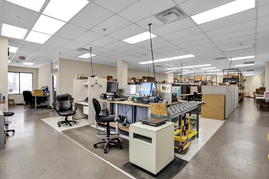 More Photos Of 7375 Adrianne Pl, Bartlett Light Distribution For Lease