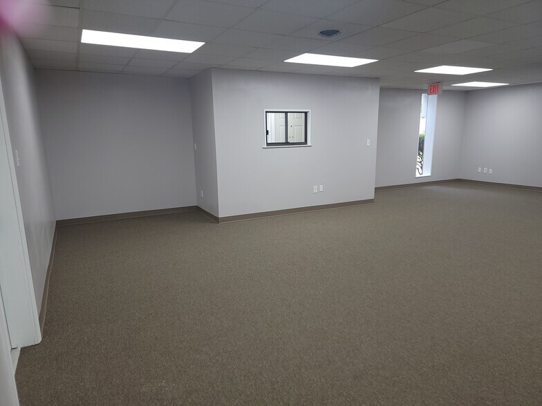 More Photos Of 544 E 11 Mile Rd, Madison Heights Medical For Lease