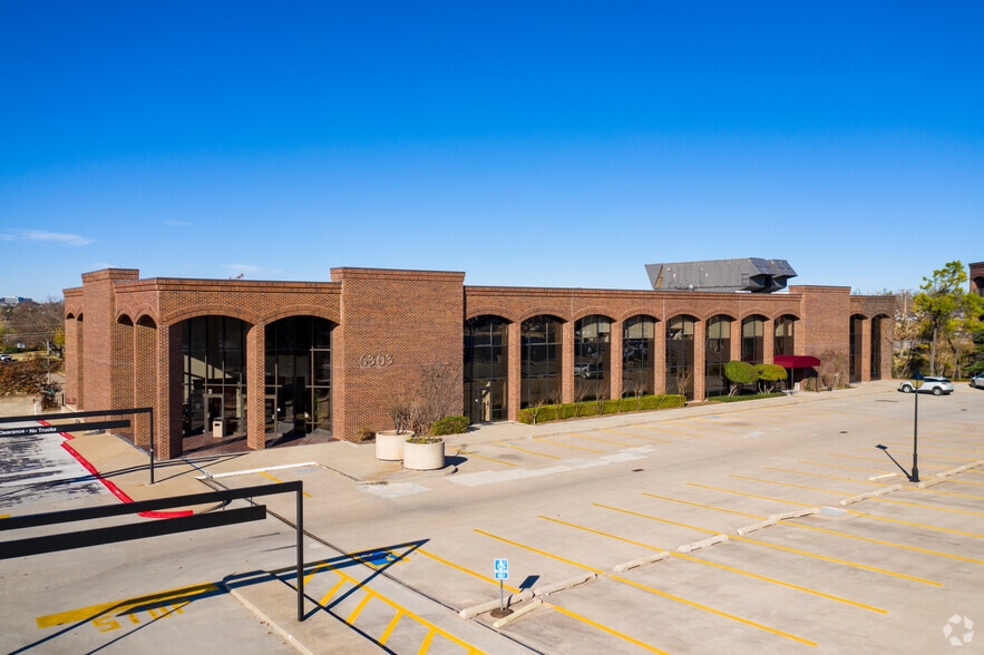 More Photos Of 6301 Waterford Blvd, Oklahoma City Unknown For Lease