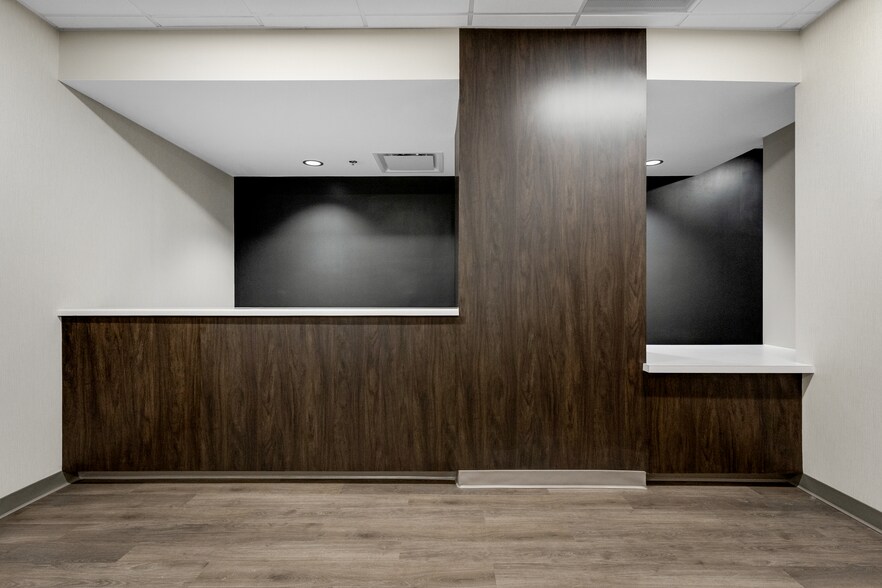 More Photos Of 401 Southcrest Cir, Southaven Medical For Lease