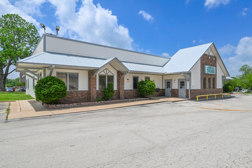 More Photos Of 2508 W 7th Ave, Corsicana Restaurant For Lease