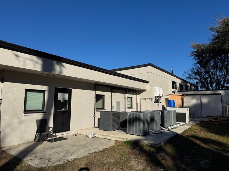 More Photos Of 235 NE Watula Ave, Ocala Restaurant For Sale