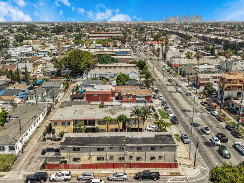 More Photos Of 7427 S Figueroa St, Los Angeles Apartments For Sale