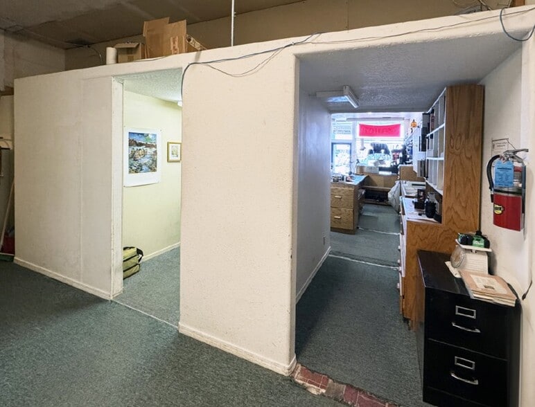 More Photos Of 1005 S St Francis Rd, Santa Fe General Retail For Sale