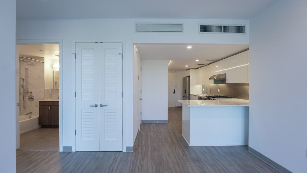 More Photos Of 523-531 Middle Neck Rd, Great Neck Apartments For Sale