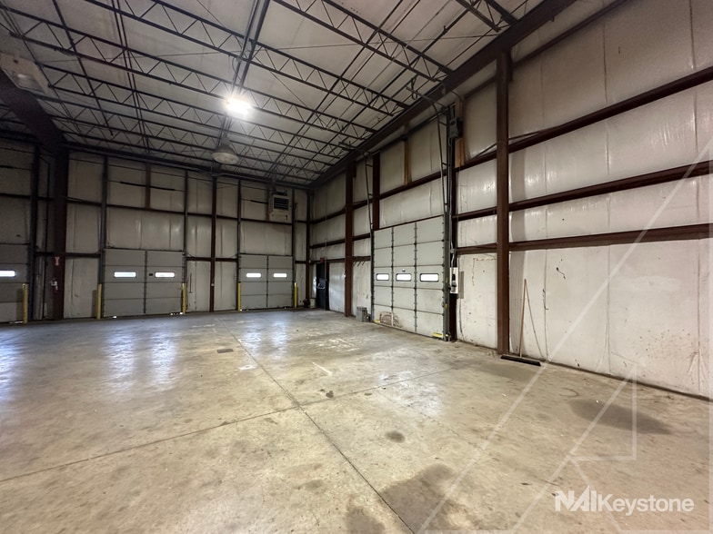 More Photos Of 1114-1124 Commons Blvd, Reading Flex For Sale