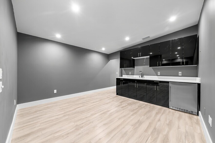 More Photos Of , Panama City Office For Sale