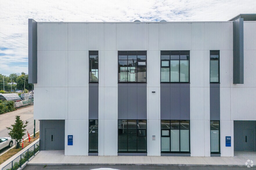 More Photos Of 1568 75th Ave W, Vancouver Light Distribution For Lease