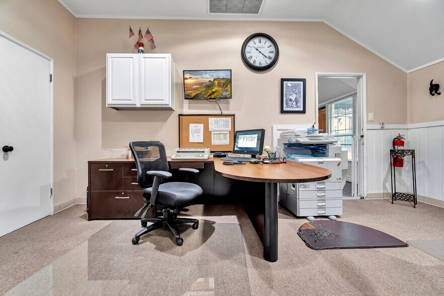 More Photos Of 209 E I St, Ontario Office Residential For Sale